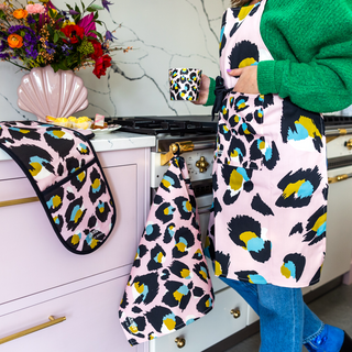 Aprons & Oven Gloves